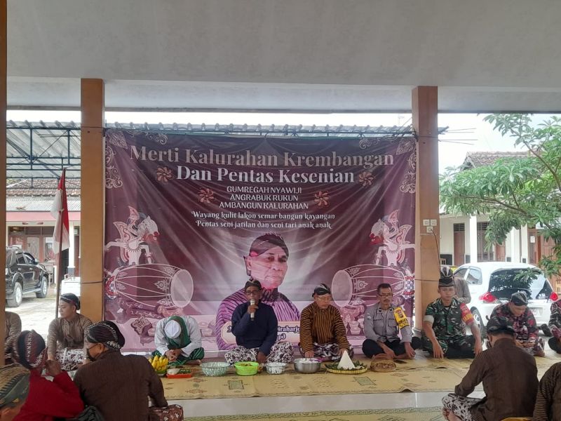 MERTI KALURAHAN KREMBANGAN: GUMREGAH NYAWIJI, ANGRABUK RUKUN, AMBANGUN KALURAHAN